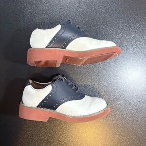 School Issue Upper Class Saddle Shoe Navy /White‎ Sz 8.5 M  Little  Kid uniform